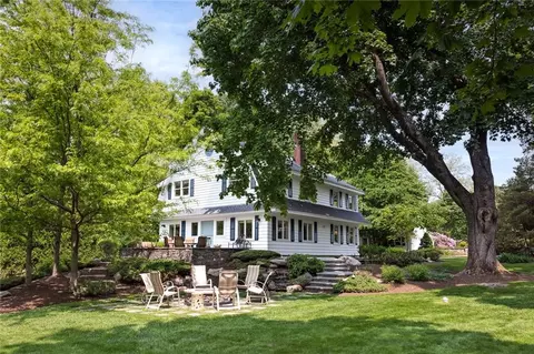 79 Ridge Rd, Bristol, RI 02809 photo 5