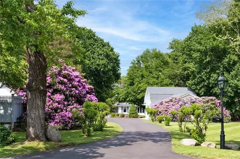 79 Ridge Rd, Bristol, RI 02809 photo 3