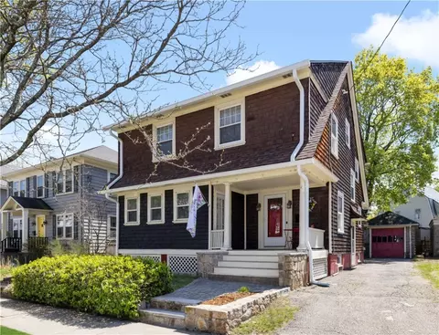 207 Rochambeau Ave, Providence, RI 02906