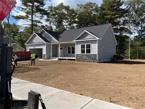 256 E Shore Dr, Coventry, RI 02816