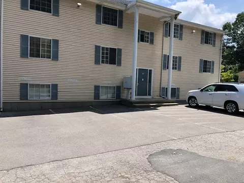 22 Oak St #5B, North Providence, RI 02911