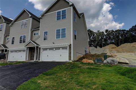 1105 Hunting Hill Dr, Cumberland, RI 02864