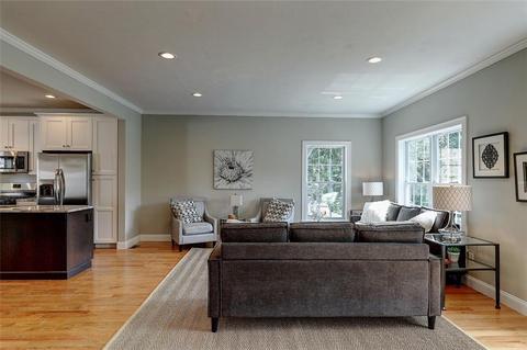 1201 Hunting Hill Dr, Cumberland, RI 02864