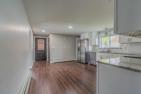 512 Killingly St, Providence, RI 02909 photo 10