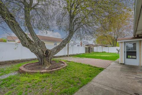 512 Killingly St, Providence, RI 02909 photo 20