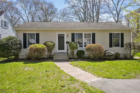 57 Hayden Ave, Tiverton, RI 02878