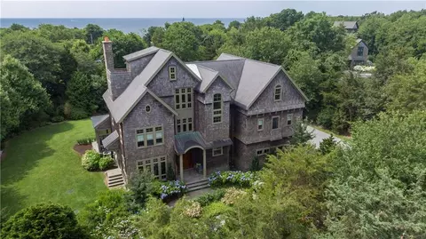 15 Blueberry Ln, Jamestown, RI 02835