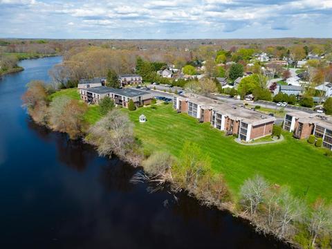 510 Child St #402B, Warren, RI 02885