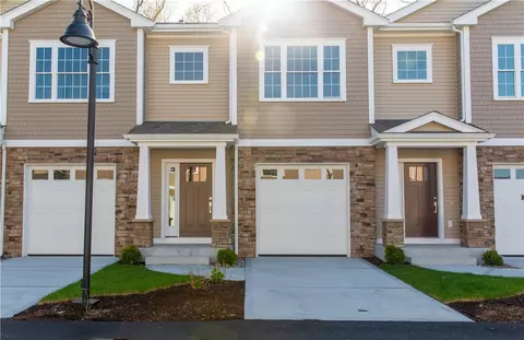 25 Franklin Rd #4, East Greenwich, RI 02818