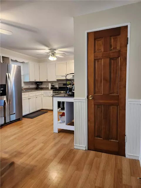 136 Marshall Rd, Woonsocket, RI 02895 photo 6