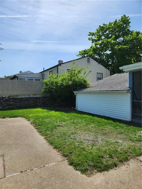 136 Marshall Rd, Woonsocket, RI 02895 photo 17