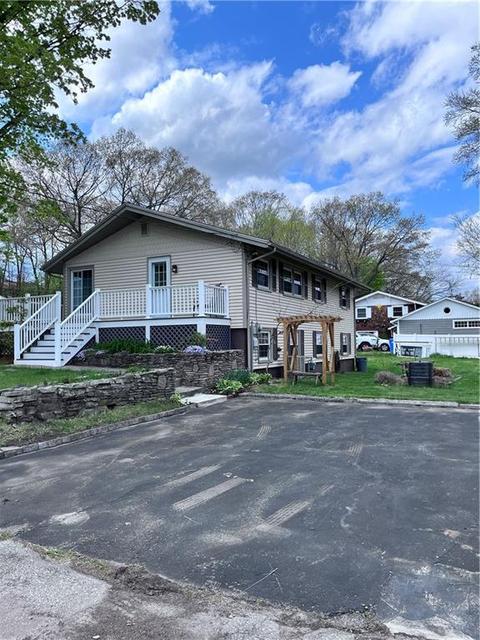 43 Heather Dr, Woonsocket, RI 02895 photo 2