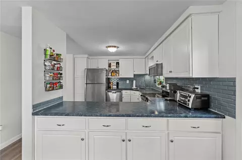 7 Oniska St, Warwick, RI 02889 photo 4