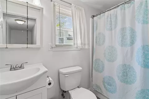 7 Oniska St, Warwick, RI 02889 photo 16