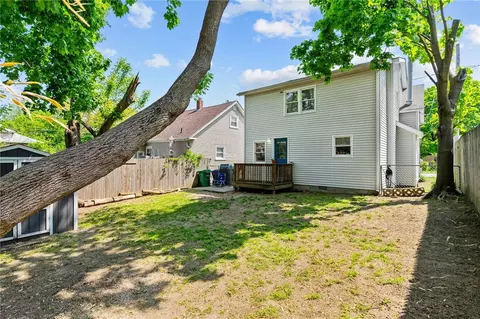 7 Oniska St, Warwick, RI 02889 photo 3