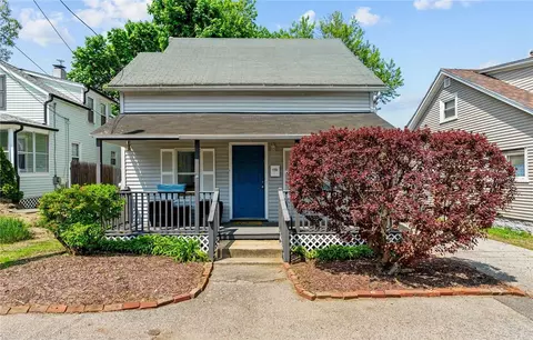7 Oniska St, Warwick, RI 02889 photo 2