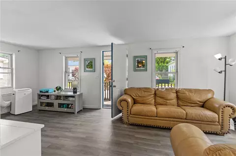 7 Oniska St, Warwick, RI 02889 photo 8