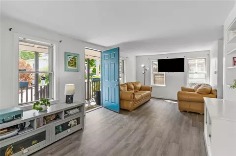 7 Oniska St, Warwick, RI 02889 photo 9