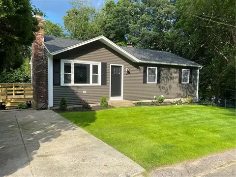 28 Grove Ave, Johnston, RI 02919