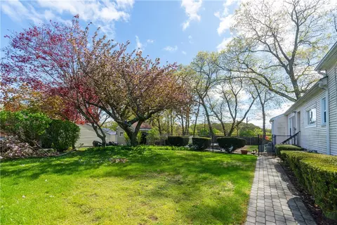 151 Toll Gate Rd, Warwick, RI 02886 photo 50