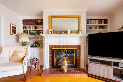 151 Toll Gate Rd, Warwick, RI 02886 photo 7