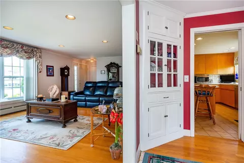 151 Toll Gate Rd, Warwick, RI 02886 photo 10