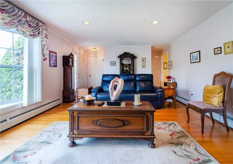 151 Toll Gate Rd, Warwick, RI 02886 photo 8
