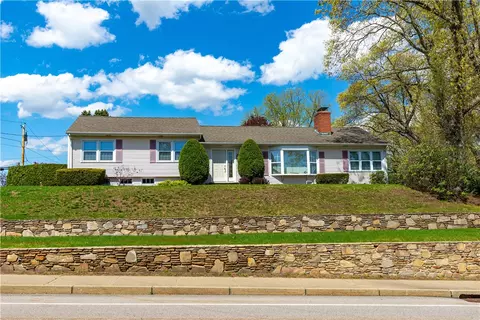 151 Toll Gate Rd, Warwick, RI 02886 photo 3