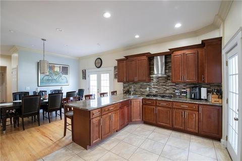 148 Fountain Ave, Cranston, RI 02920
