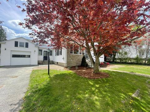 96 Dunedin St, Cranston, RI 02920