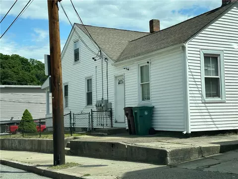 752 Social St, Woonsocket, RI 02895 photo 3