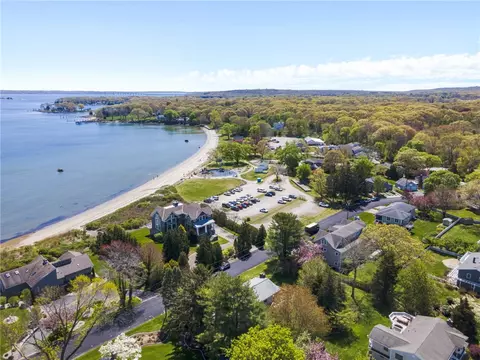 56 Wright Ln, North Kingstown, RI 02852