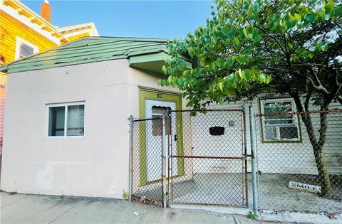 374 Prairie Ave, Providence, RI 02905