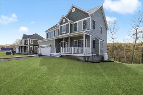 515 Louise St, Woonsocket, RI 02895 photo 2