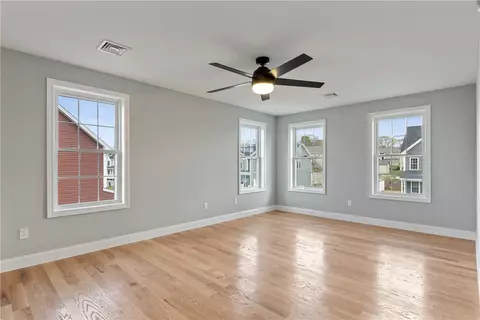 515 Louise St, Woonsocket, RI 02895 photo 16