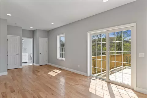 515 Louise St, Woonsocket, RI 02895 photo 10