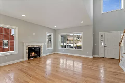 515 Louise St, Woonsocket, RI 02895 photo 14