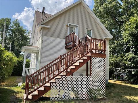 124 Blade St, Warwick, RI 02886 photo 2