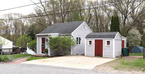 25 Hillview St, Woonsocket, RI 02895 photo 3