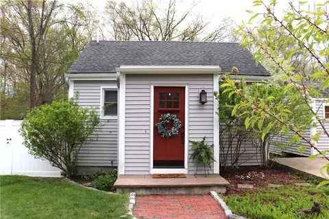 25 Hillview St, Woonsocket, RI 02895 photo 5