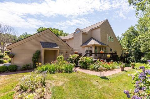 138 Pine Glen Dr #38, East Greenwich, RI 02818