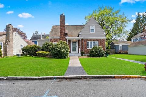 147 Trent St, Woonsocket, RI 02895 photo 1
