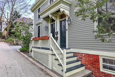 4 Burrs Ln, Providence, RI 02904