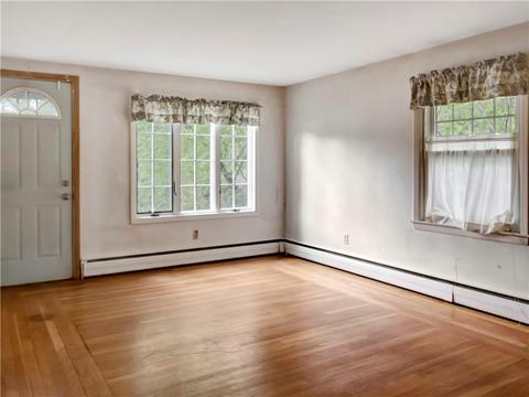 27 Ida Ln, Woonsocket, RI 02895 photo 6