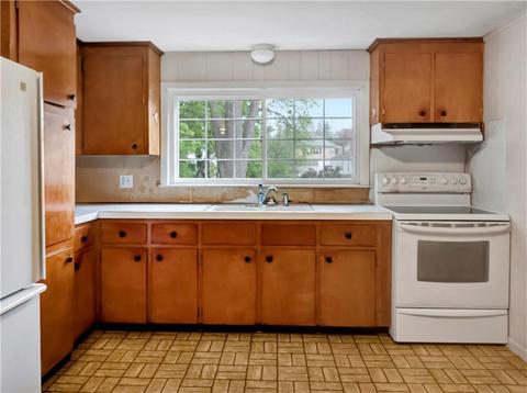 27 Ida Ln, Woonsocket, RI 02895 photo 12