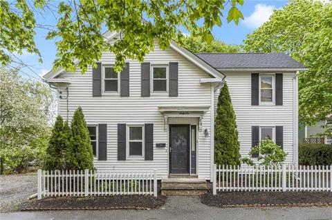 66 Spruce St, Warwick, RI 02886 photo 2