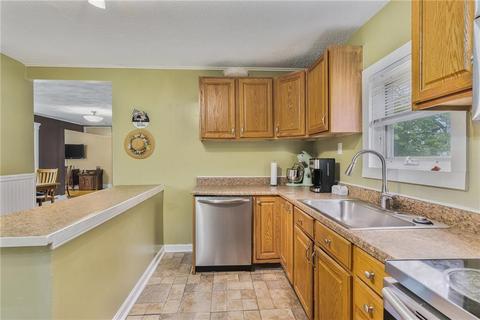 66 Spruce St, Warwick, RI 02886 photo 11
