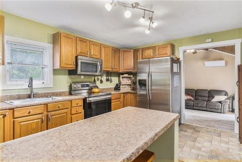 66 Spruce St, Warwick, RI 02886 photo 9