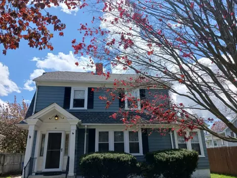 92 Glen Ave, Cranston, RI 02905