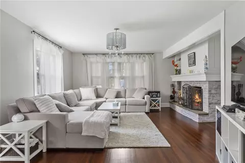 73 Granite St, Westerly, RI 02891 photo 6